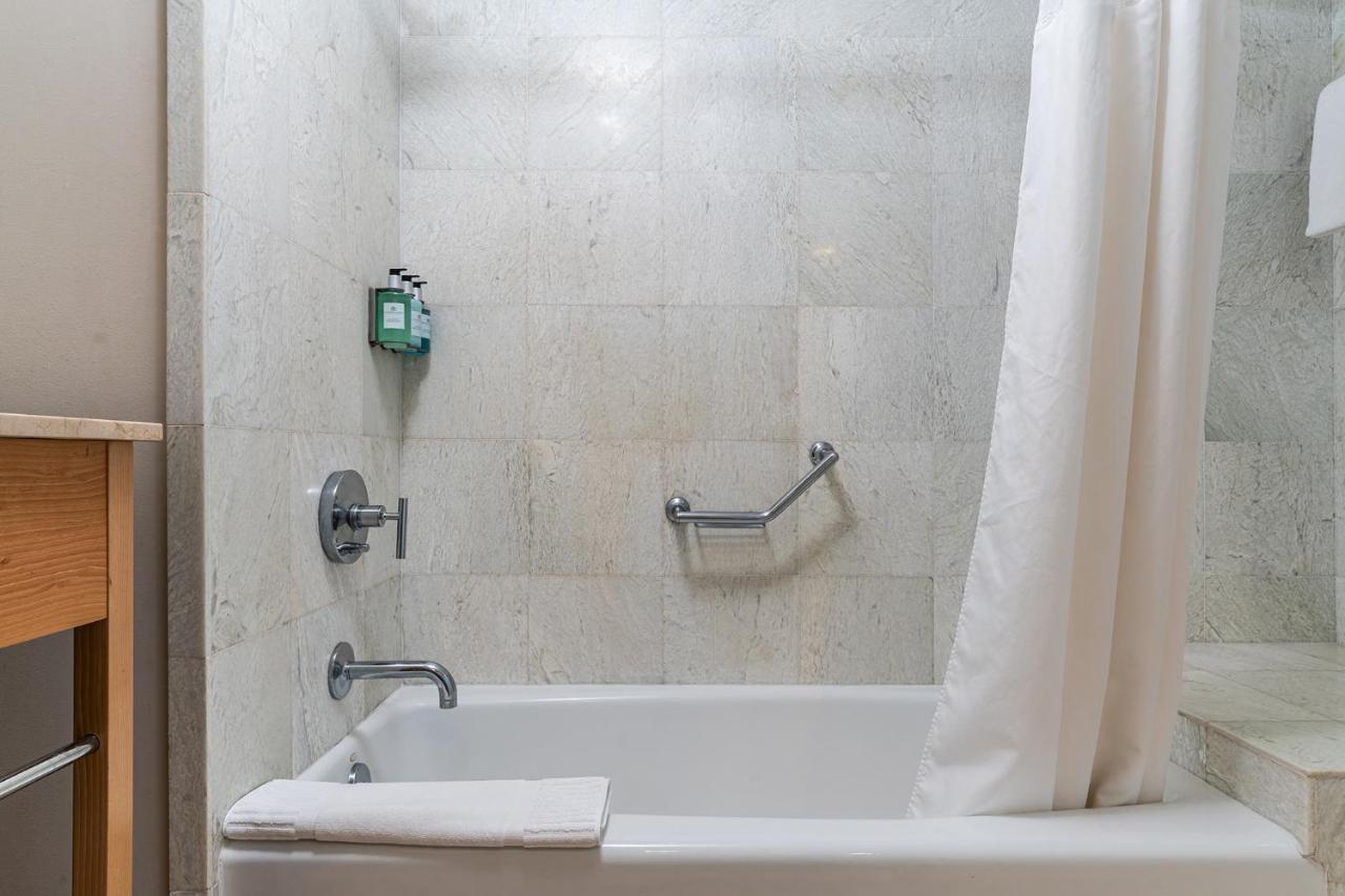 דירות מיאמי ביץ' Sunny Isles 1Bdr Sea View And Pool מראה חיצוני תמונה