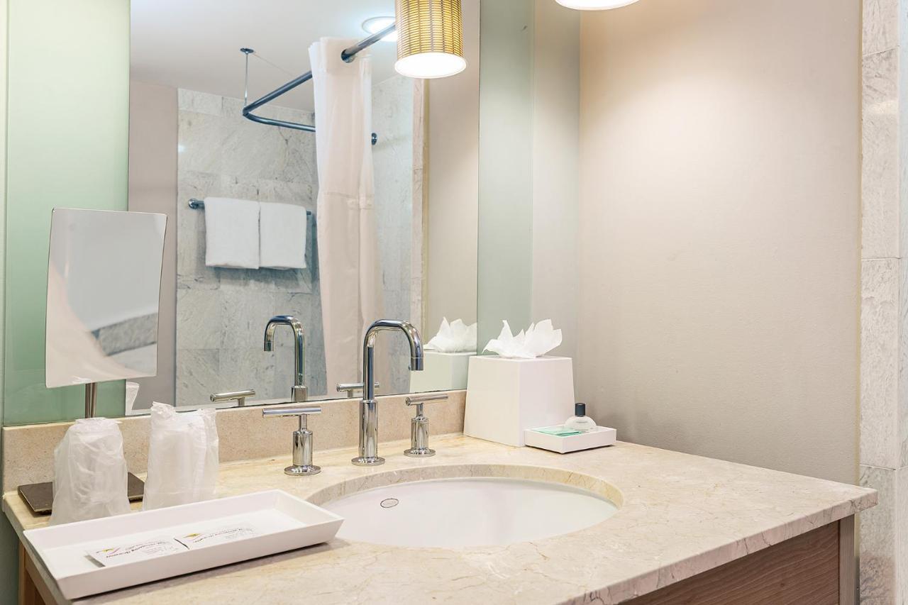 דירות מיאמי ביץ' Sunny Isles 1Bdr Sea View And Pool מראה חיצוני תמונה